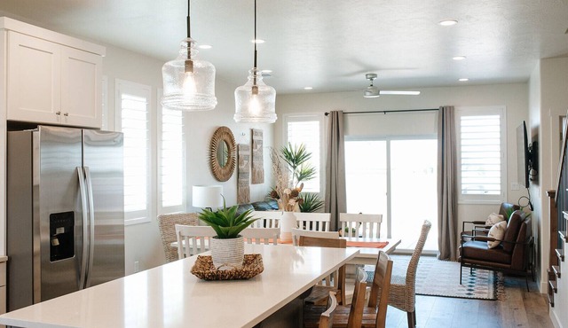 Color County Southwest Getaway Fit For Adventure! Near Historic St. George and Zion National Park