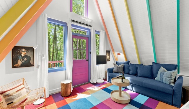 Color Me Cozy A-Frame - Stylish North Georgia Cabin Near Helen