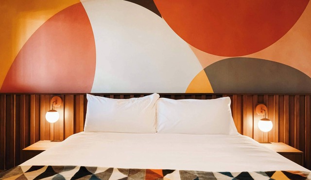 Color Pop Oasis | La Vista Motel | 209