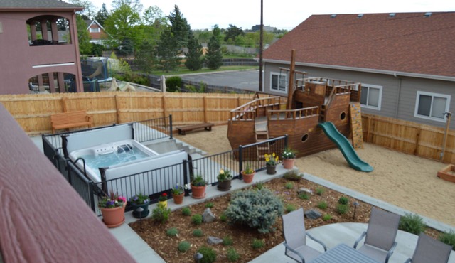 Colorado Getaway w/Hot Tub & Fire-pit Sleeps 16+