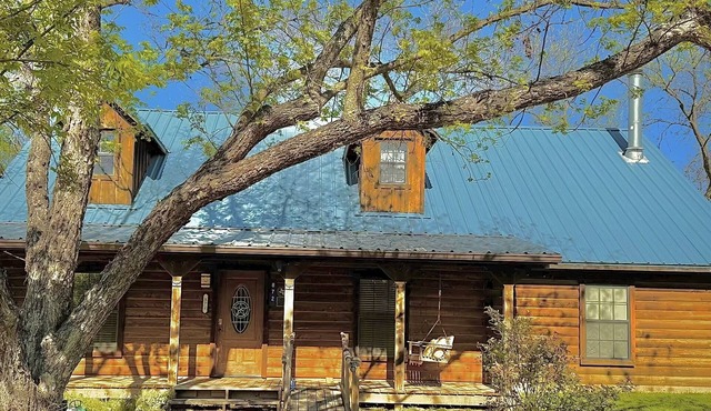 Colorado River Cabin ~ San Saba/Bend~ pool & sauna near Colorado Bend State Park