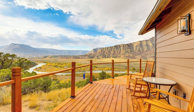 Colorado River Getaway in Parachute: Dogs Welcome!