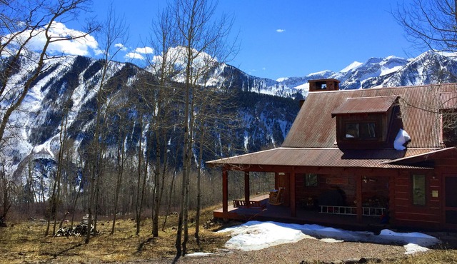 Colorado Rockies Secluded Luxury Family Compound; Scenic hour drive to Aspen!
