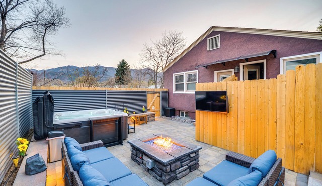 Colorado Springs Apt w/Private Hot Tub