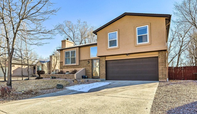 Colorado Springs House: 5 Mi to Downtown