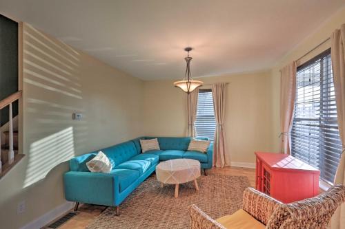 Colorful Abode w/Yard, 9 Mi to Sesame Place!