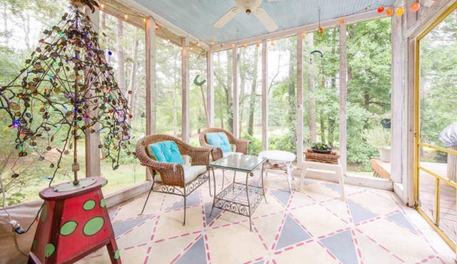 Colorful Artistic Lakefront Home Canoe Opt - Central to Stone Mt + everything!
