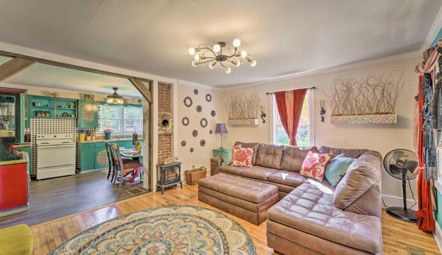 Colorful Bakersville Cottage Views, Pets Allowed!