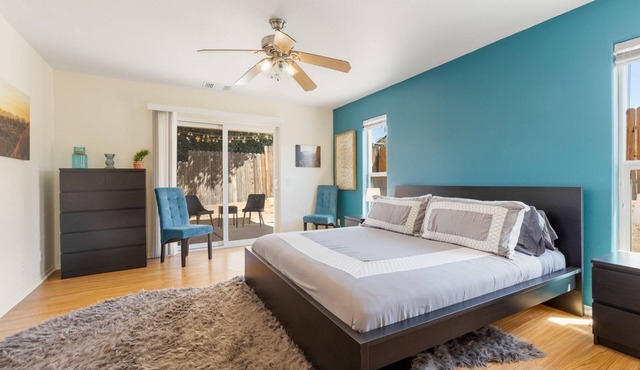Colorful Cactus - Hot Tub, Bbq And Fire Pit! 4 Bedroom Home by RedAwning