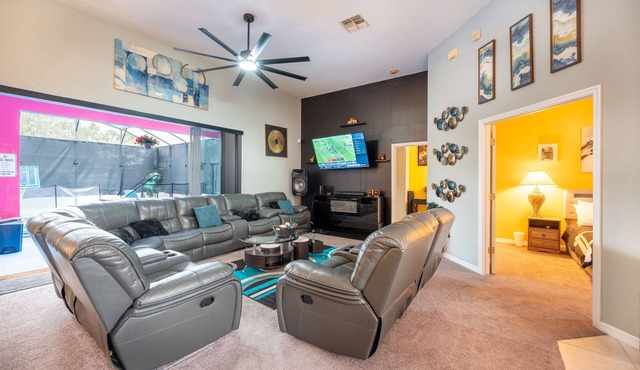 Colorful Casa!- Pool & lakeviews