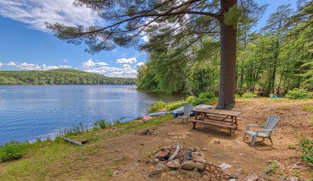 Colorful, charming home with pond access - near hiking, the Kank & more