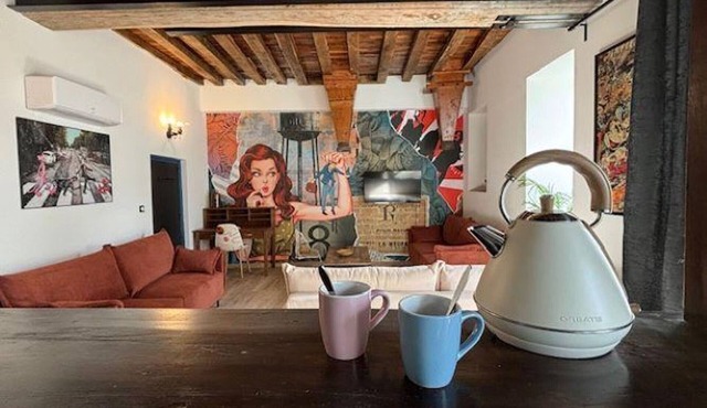 Colorful cottage for 4-6 near Vichy, Montaigu-le-Blin