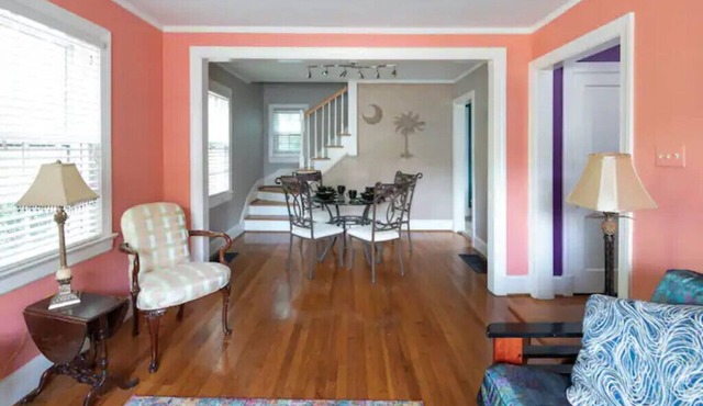 Colorful Downtown Historic 2BR Shingle Home