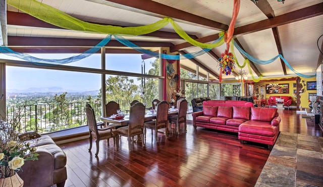 Colorful El Cajon Gem: Deck, Garden & Valley Views