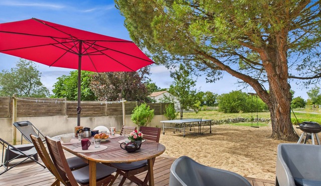 Colorful family home with garden for 6