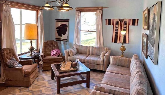 Colorful getaway in friendly Driftless village