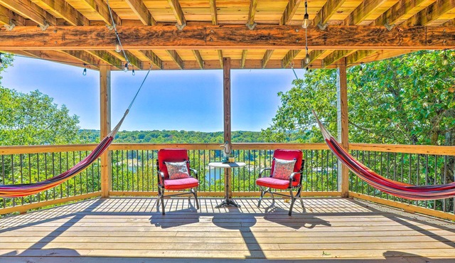 Colorful Golden Getaway w/Panoramic Views!