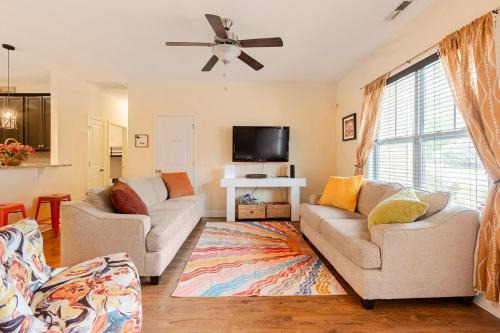Colorful home sleeps up to 8