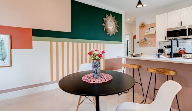 Colorful modern suite near Blue Ridge Parkway and Biltmore