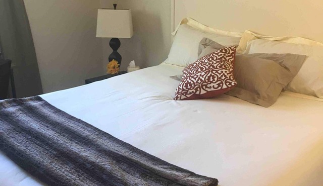 Colorful Quaint 2BR Colorado Condo / included Continental Breakfast!❤