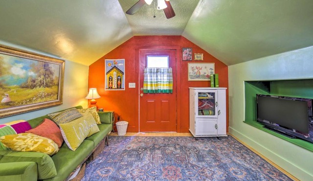 Colorful Sugar City Apartment about 4 Mi to BYU!