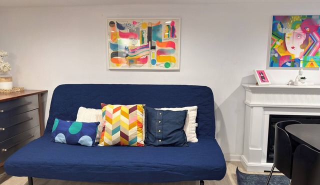Colorful Suite in CapitolHill+ Free Parking