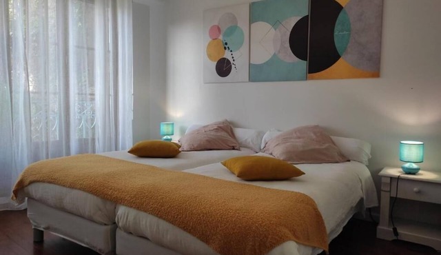 Colorful Twin Room - ASPE