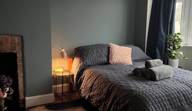 Colourful and fun 1930s house with 2025 comfort. Lots of space for families!