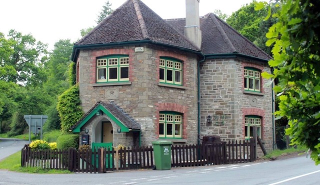 Colourful Forest of Dean Pikehouse