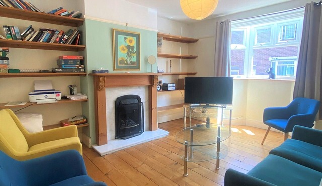 Colourful vintage-styled home in lovely Southville