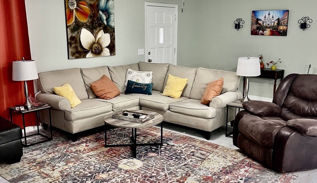 Columbia Retreat 2 ac Ft Jax, USC, 5 Points, Zoo all within 15 min