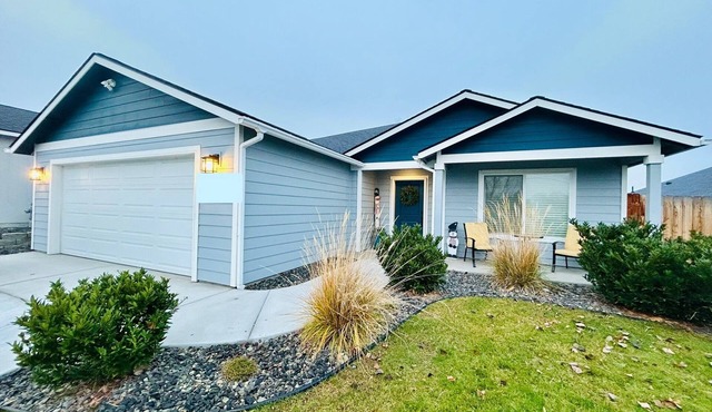 Columbia River Views Family-Friendly Home near Toyota Center in Kennewick