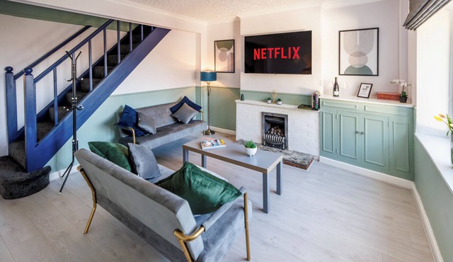 Columbia - Sleeps 5, WiFi, Parking, Netflix, Near Peak District