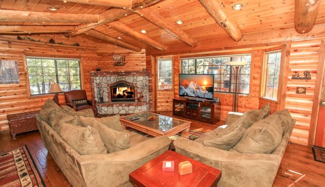 Columbine Oak Retreat- Awesome Log Style Cabin W/Outdoor Spa and Snow Play!