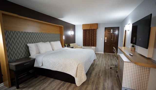 Columbus Inn and Suites