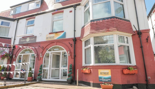 COLUMBUS RETREAT, pet friendly, with hot tub in Scarborough