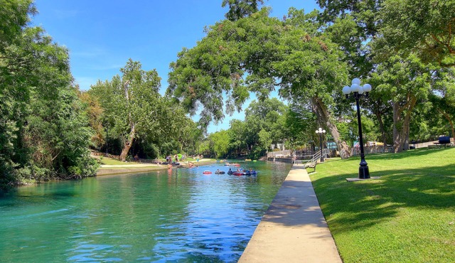 Comal Riverfront with Pool & Hot tub! Walk to downtown Tube rental next door!
