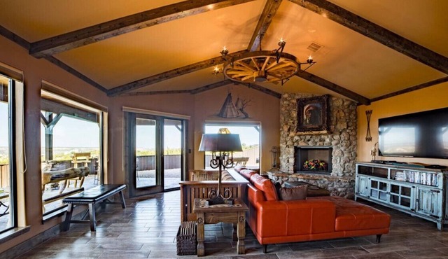 Comanche cabin on the west rim