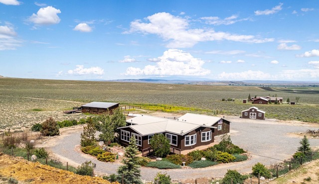 Comanche Guest Ranch- surrounded by mountains