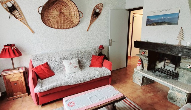 Combloux apartment in secure residence in the heart of the village.