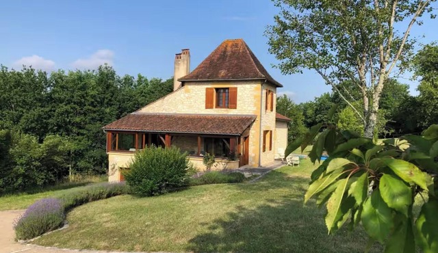 Come and discover our peaceful home that embodies the charm of the countryside.