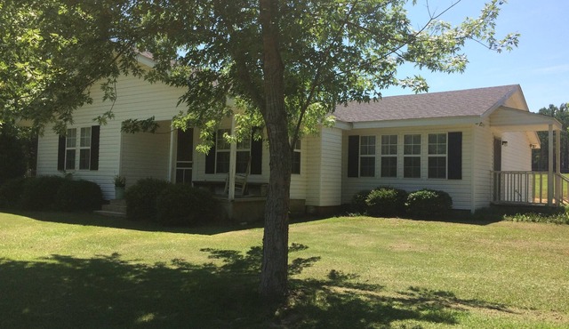 Come and enjoy country life $ 165 per night