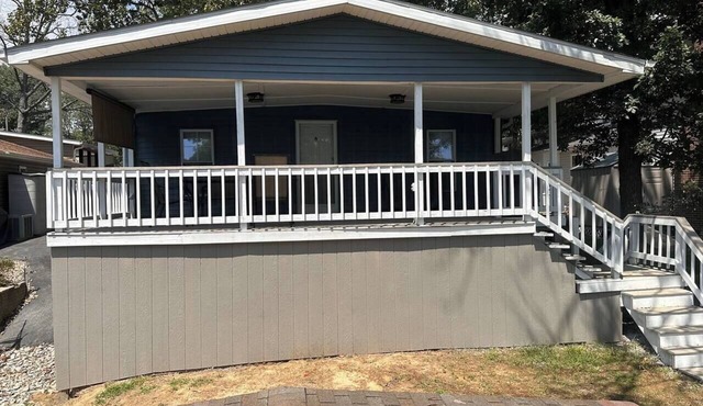 Come and enjoy our beautiful lake house that’s perfect for making memories