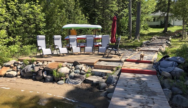 Come and enjoy this beautiful private cottage with your family!