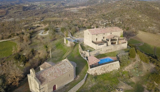 Come and live a unique experience in the middle of nature in La Sala de Biure.