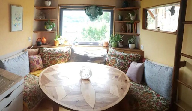 Come and recharge your batteries in our Tiny house between the sea and the mountains