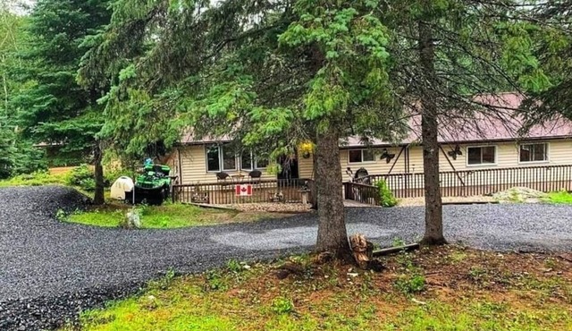 Come and Relax, Spacious Cabin Star Lake Whiteshell