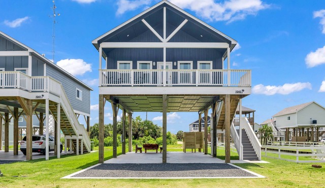 Come down to the quiet side of Crystal Beach 🏖️