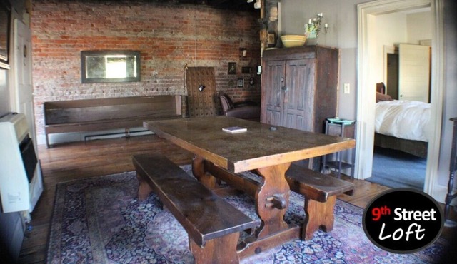 Come Enjoy a Unique Space 125 Year Old East TN Loft