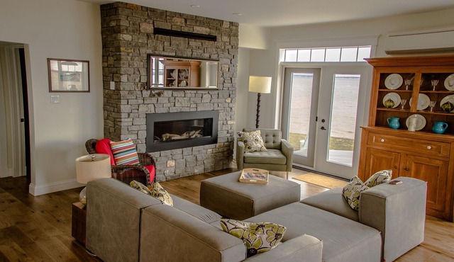 Come enjoy our dream ocean house. The focus is the views, sun, and food.